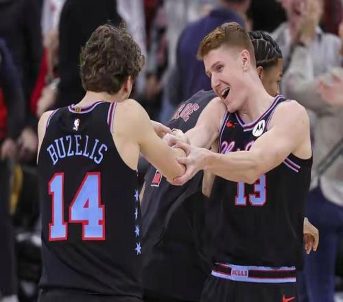 北京队险胜,逆袭,洛夫顿助队,万博manbetx体育平台,万博体育官网,万博体育app下载,ManBetX,SPORTS