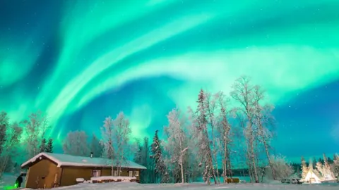 威爾士0-3敗於英格蘭，拉什福德任意球建功，英格蘭小組賽豪取勝利晉級！